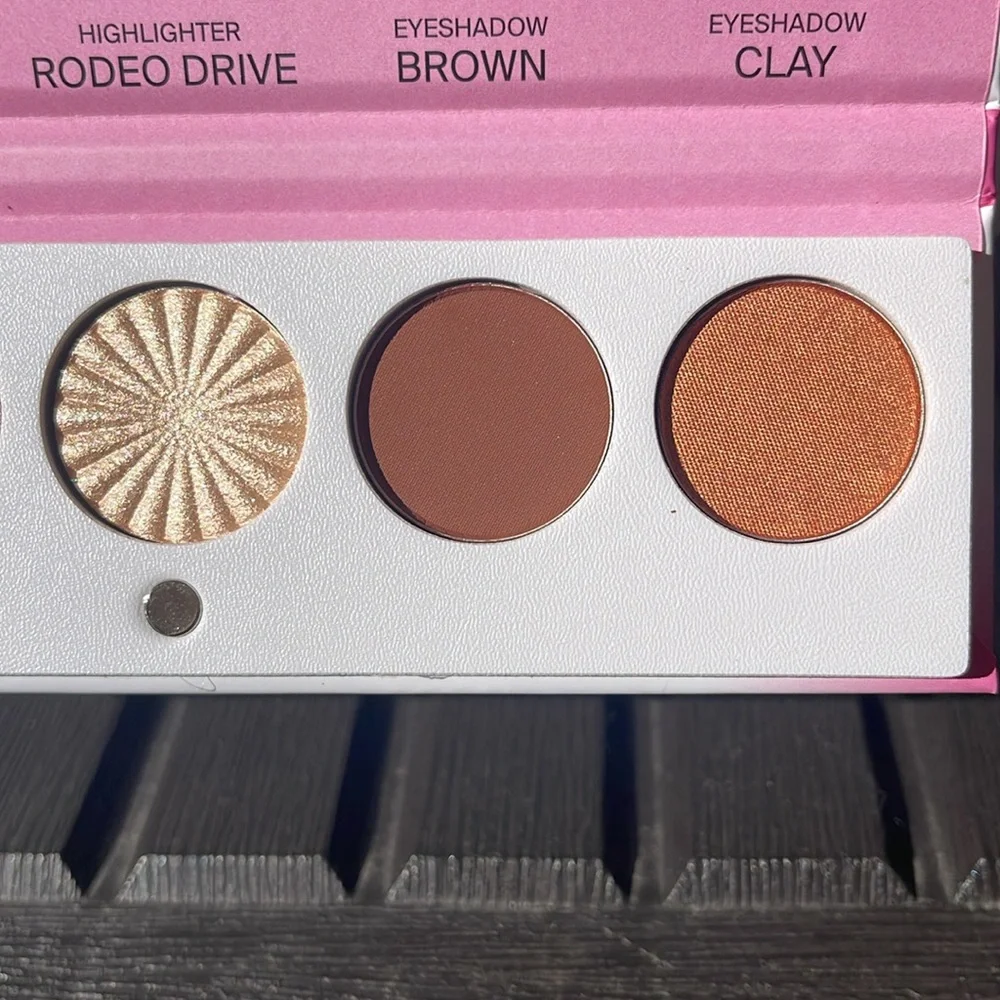 OFRA Cosmetics - Signature Luxe Eyeshadow Palette